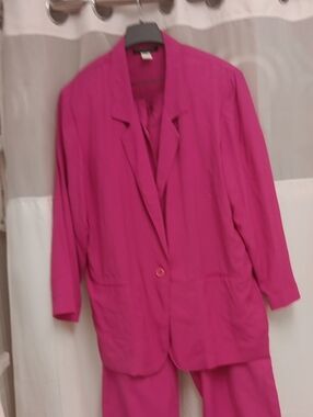 Fuchsia Women's Blazer Jacket - Classic Single-Button Coat with matching pants